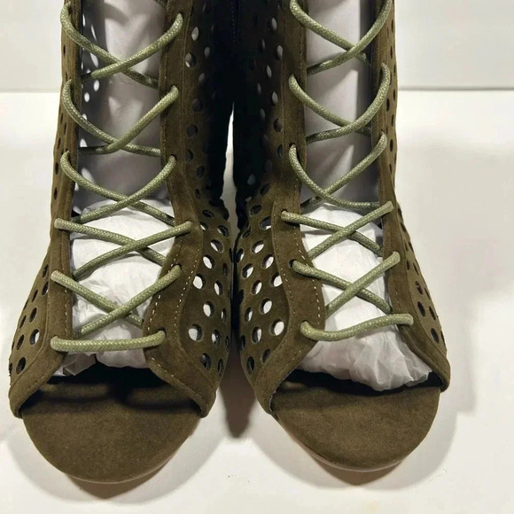 NIB!Shoe Shoe Republic LA-Suede Perforated-Lace UpPeep toe heel booties Size 9 - Picture 6 of 13